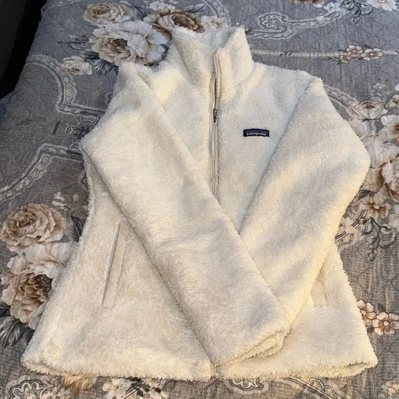 WHITE PATAGONIA JACKET - Picture 2 of 5
